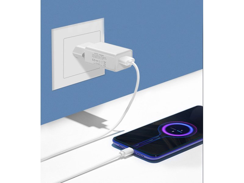 LAMTECH LAM022162 USB TRAVEL CHARGER 2,1A WHITE 0038434 LAMTECH LAM022162 USB TRAVEL CHARGER 2,1A WHITE 0038434